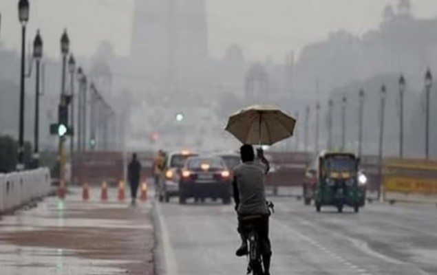 Delhi NCR Weather Update: दिल्ली-एनसीआर में तेज हवाओं के साथ झमाझम बारिश